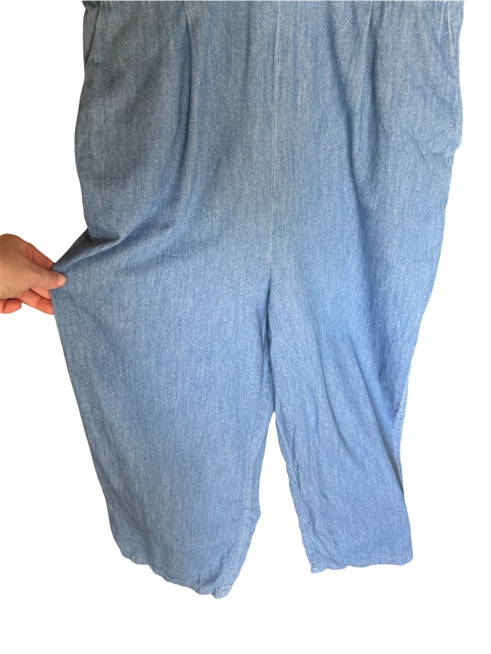 Old Navy Waist-Defined Smocked Denim Jumpsuit Chambray Large - Picture 5 of 14